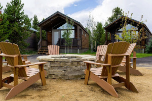 Explorer Cabins | adjacent to Yellowstone Park