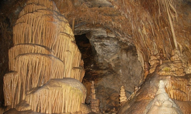 Lewis and Clark Caverns
