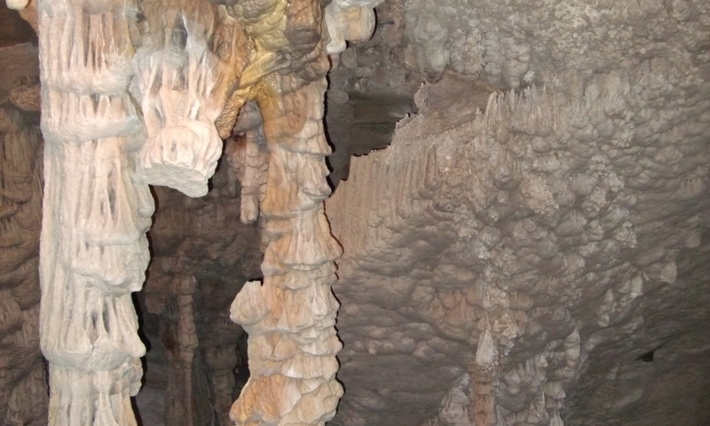 Lewis Clark Caverns